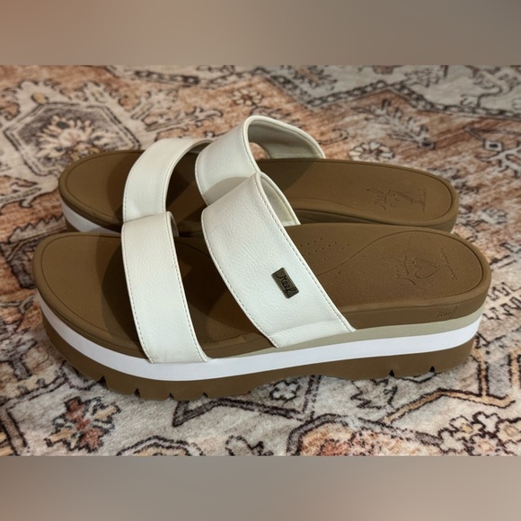 Reef Women's 10 Banded Horizon Hi Sandals | White | footbed | platform | comfort - Picture 1 of 7